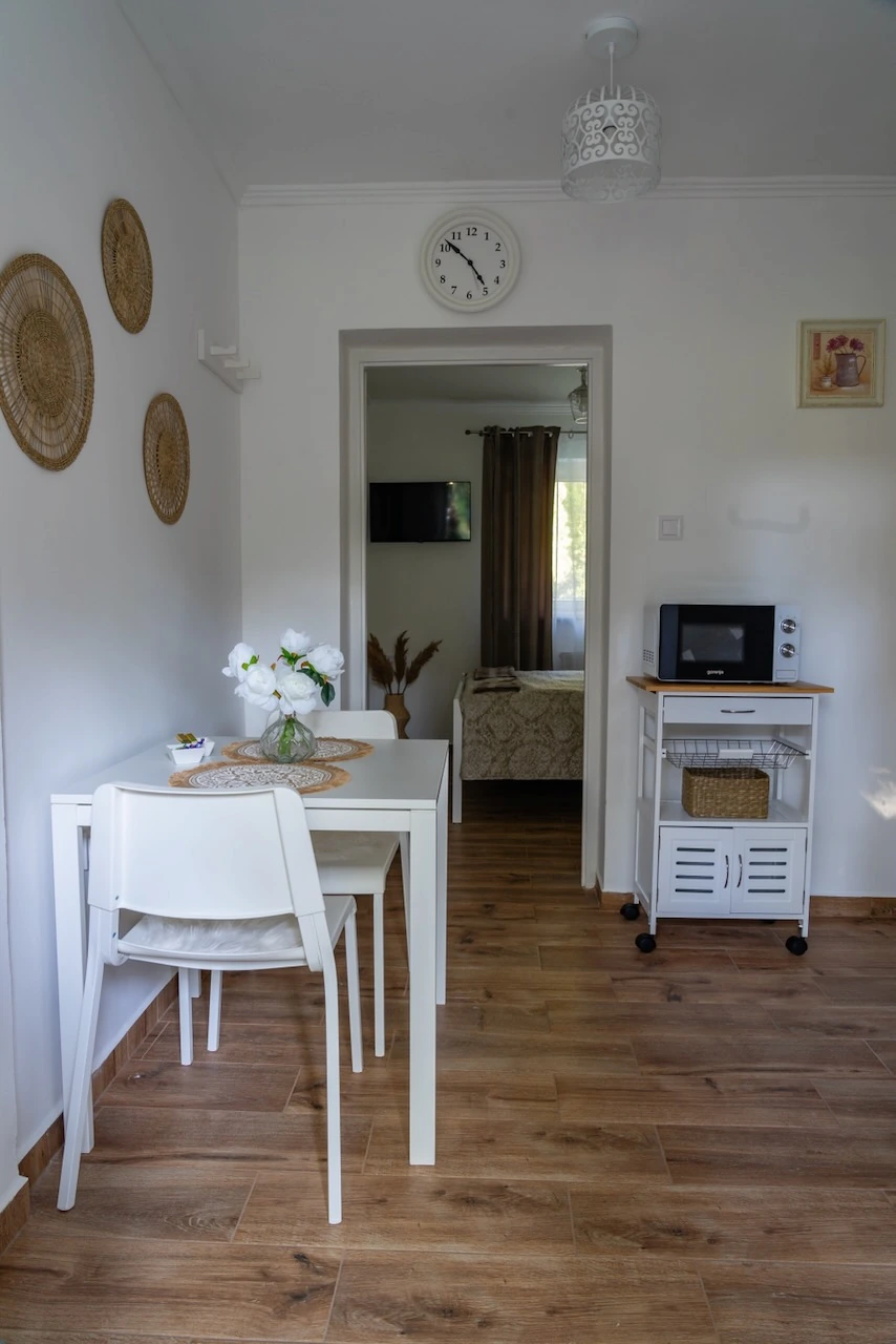 Franciaágy a romantikus stúdióban