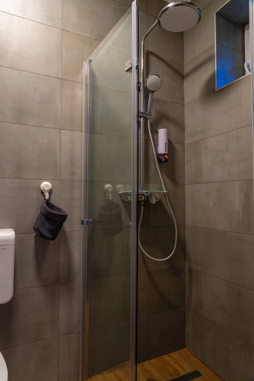 Stúdió apartman fürdőszobája